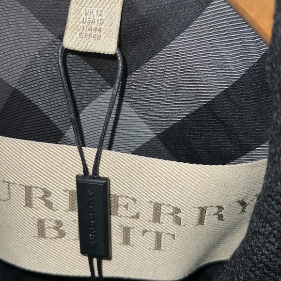 Burberry Wool Coat-Authentic-NWT - Picture 3 of 9